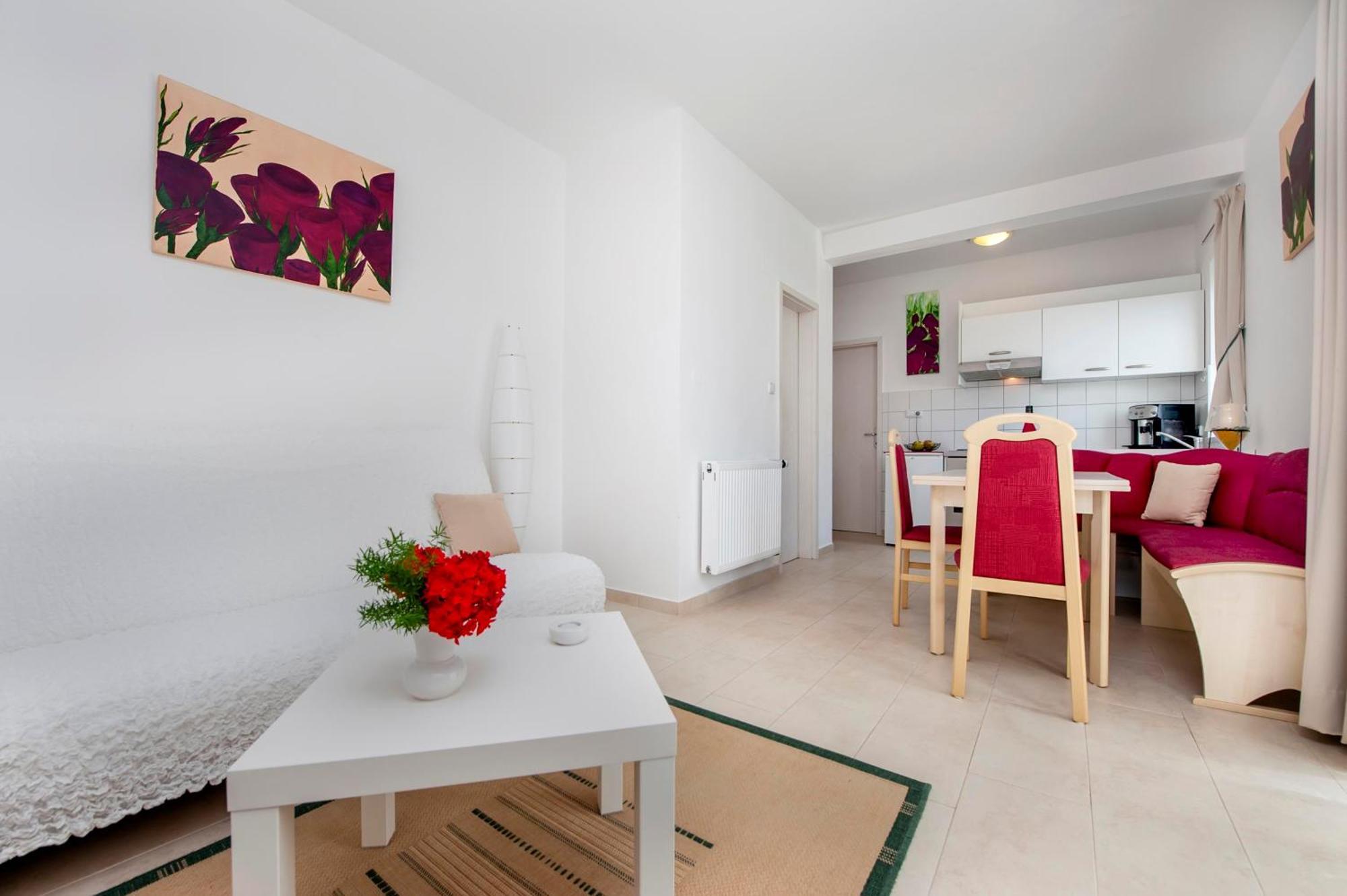 Marko Apartmani ロヴィニ エクステリア 写真