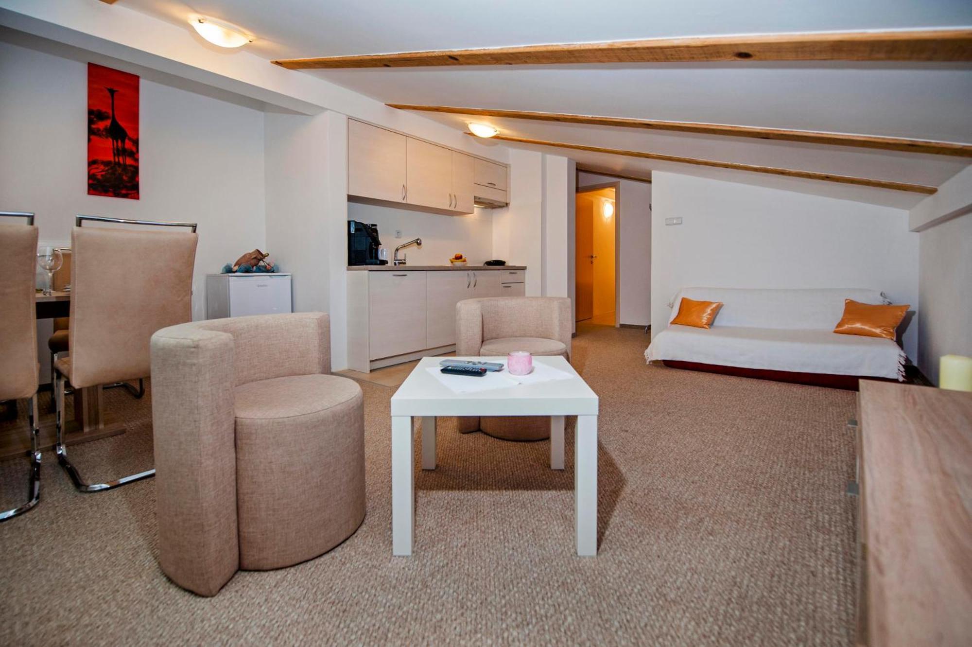 Marko Apartmani ロヴィニ エクステリア 写真